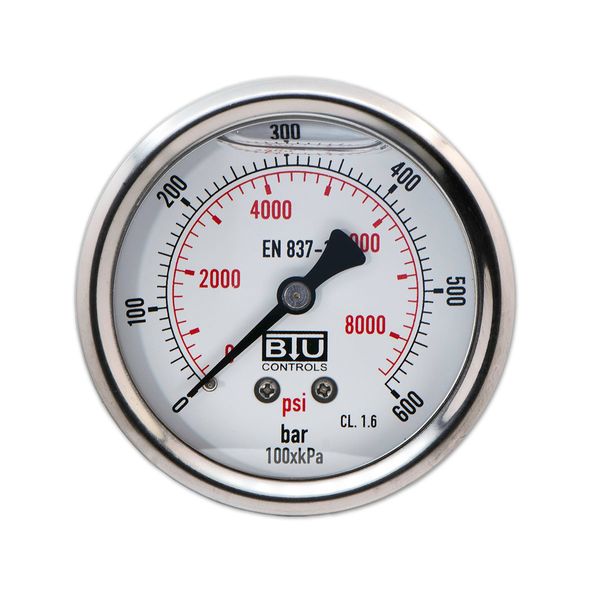 Reductor de presión inclinado, con manómetro 0–10 bar.